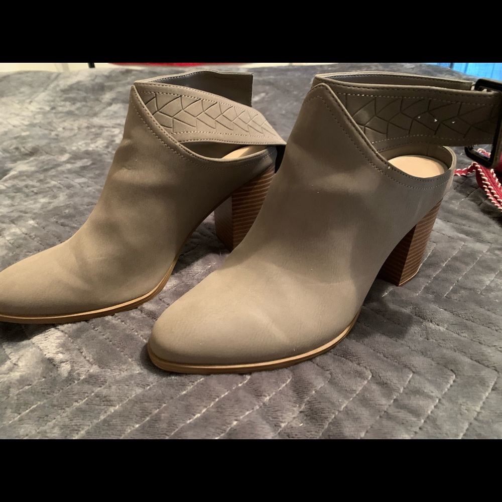 Gently used American eagle greige booties